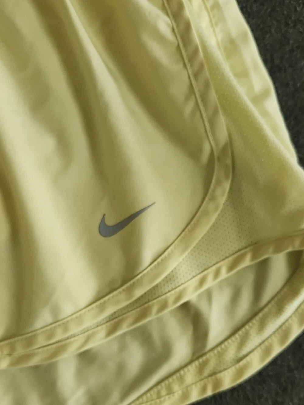 Nike Dri-Fit Womens Athletic Running Performance Shorts Lined Yellow Size Medium